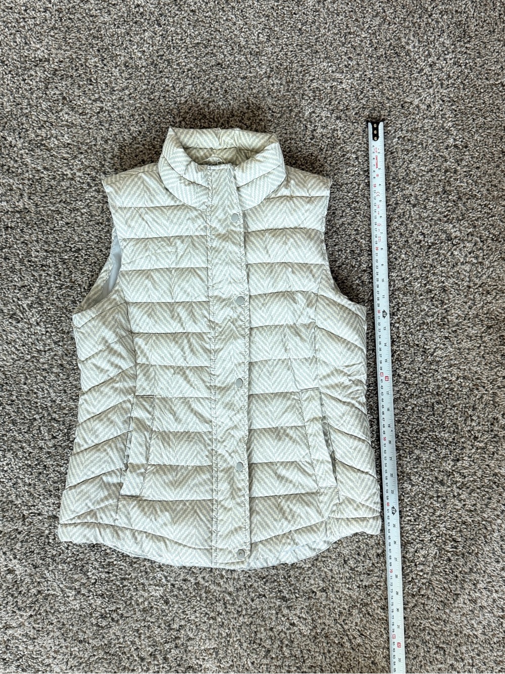 GAP Quilted Sleeveless Puffer Vest in Light Cream